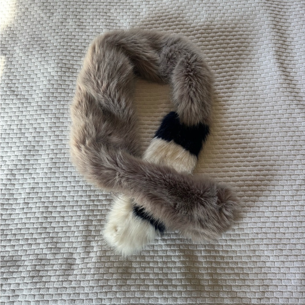Faux Fur Scarf in Gray and Navy